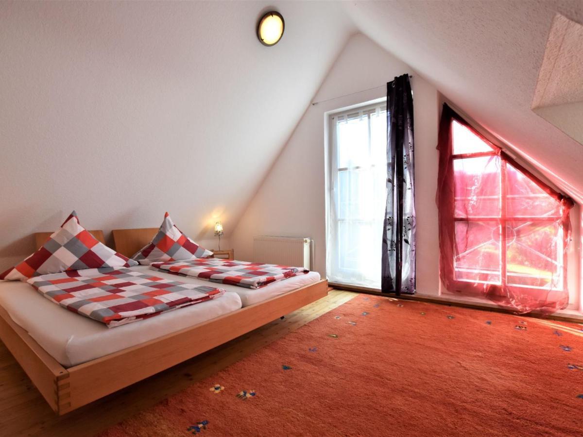 4 Room Holiday Apartment With Garden Kossau الغرفة الصورة