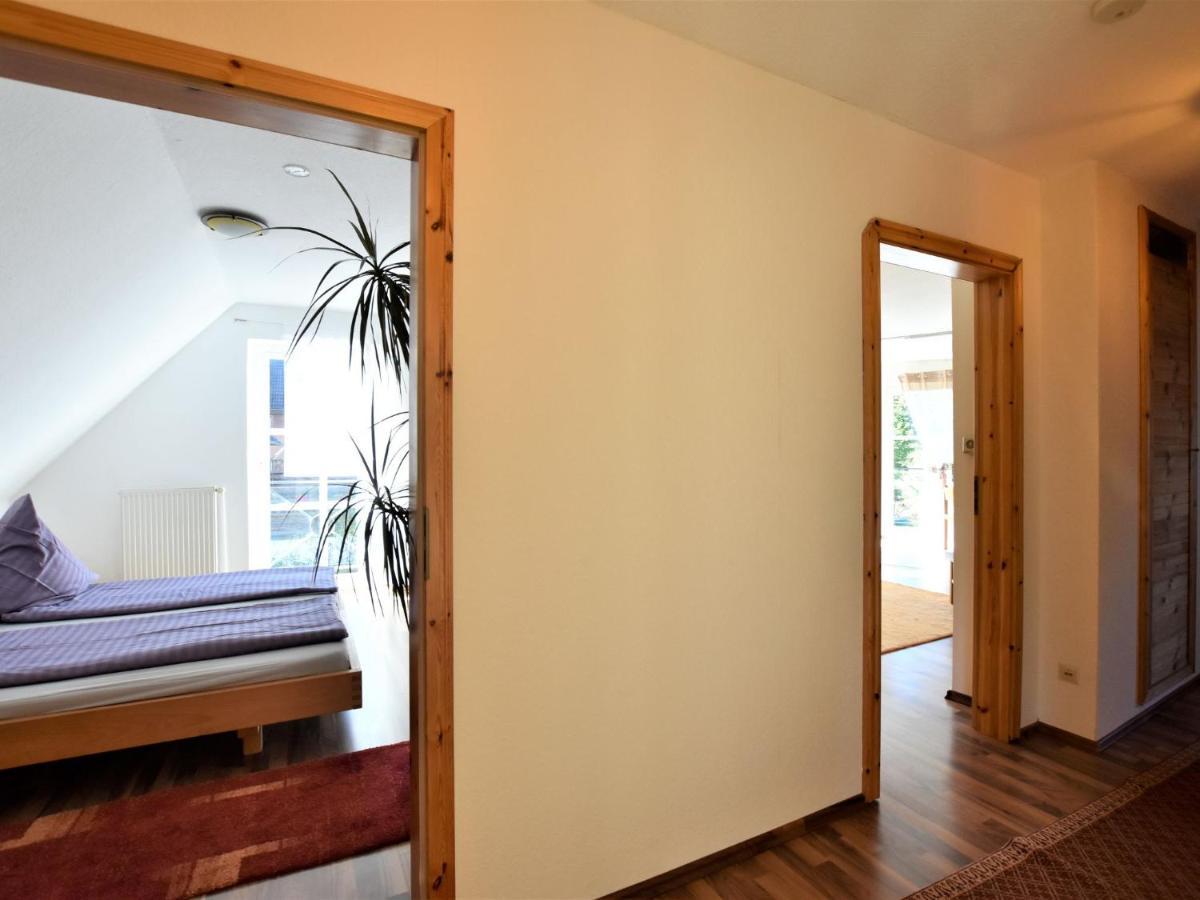 4 Room Holiday Apartment With Garden Kossau الغرفة الصورة